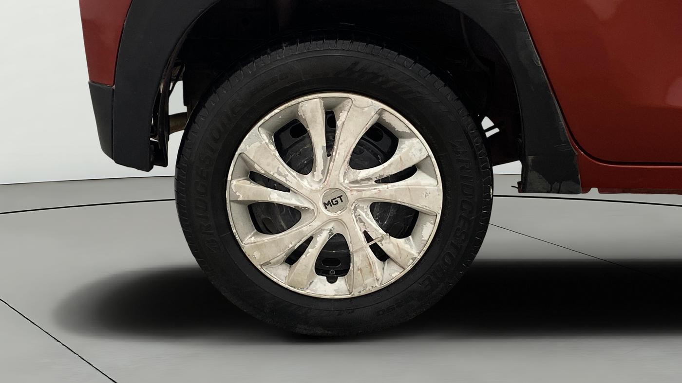 2018 Mahindra KUV 100 NXT K2 P 6 STR, Petrol, Manual, 55,096 km, Right Rear Wheel
