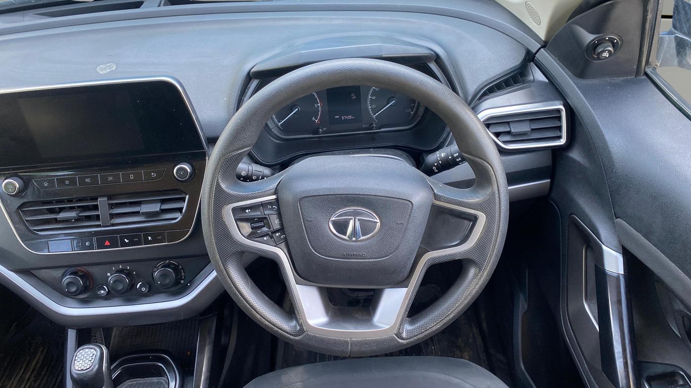 2021 Tata Harrier XMA 2.0L KRYOTEC, Diesel, Automatic, 97,438 km, Steering Wheel Close Up