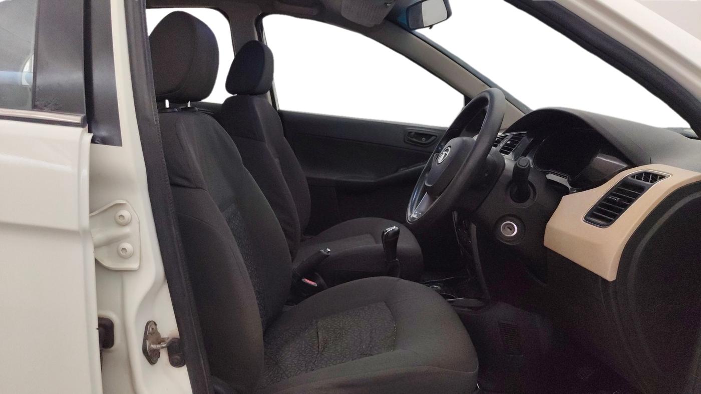 2015 Tata Zest XMS PETROL, Petrol, Manual, 1,17,892 km, Right Side Front Door Cabin