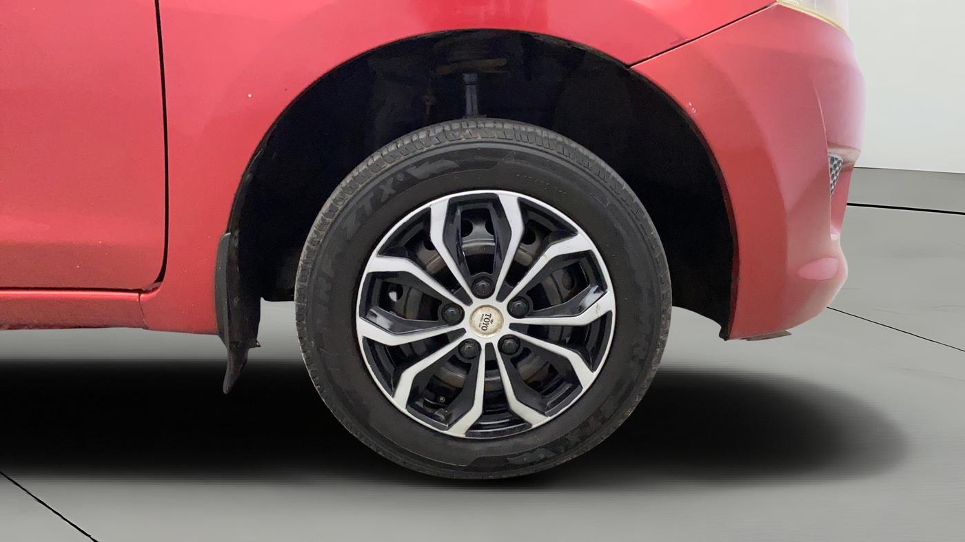 2017 Datsun Go Plus T, Petrol, Manual, 1,33,186 km, Right Front Wheel