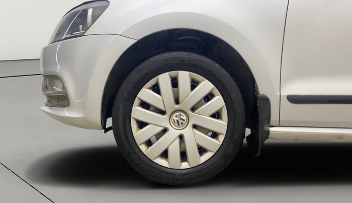 2015 Volkswagen Polo COMFORTLINE 1.2L, Petrol, Manual, 63,170 km, Left Front Wheel