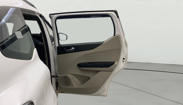 2020 Renault TRIBER RXZ AMT, Petrol, Automatic, 30,721 km, RHS Rear Door