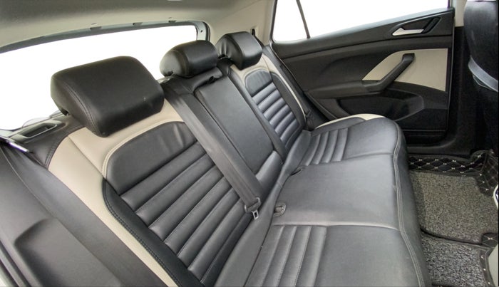2022 Volkswagen TAIGUN HIGHLINE 1.0 TSI MT, Petrol, Manual, 69,593 km, Right Side Rear Door Cabin