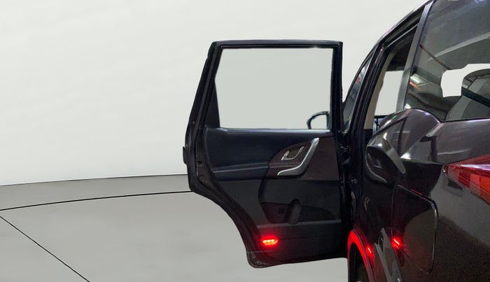 2013 Mahindra XUV500 W8, Diesel, Manual, 76,418 km, LHS Rear Door