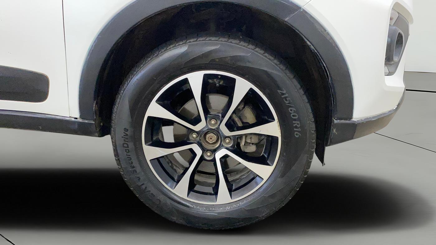 2021 Tata NEXON XZ PLUS PETROL DUAL TONE, Petrol, Manual, 69,728 km, Right Front Wheel