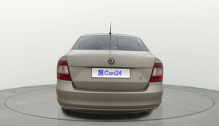 2012 Skoda Rapid ELEGANCE 1.6 TDI CR MT, Diesel, Manual, 99,273 km, Back/Rear