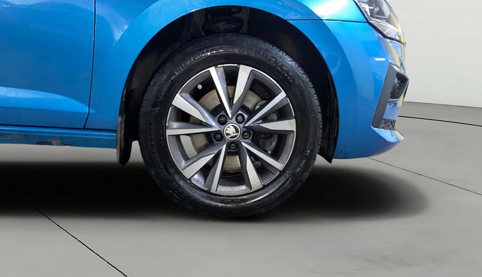 2022 Skoda SLAVIA STYLE 1.5L TSI DSG, Petrol, Automatic, 22,933 km, Right Front Wheel