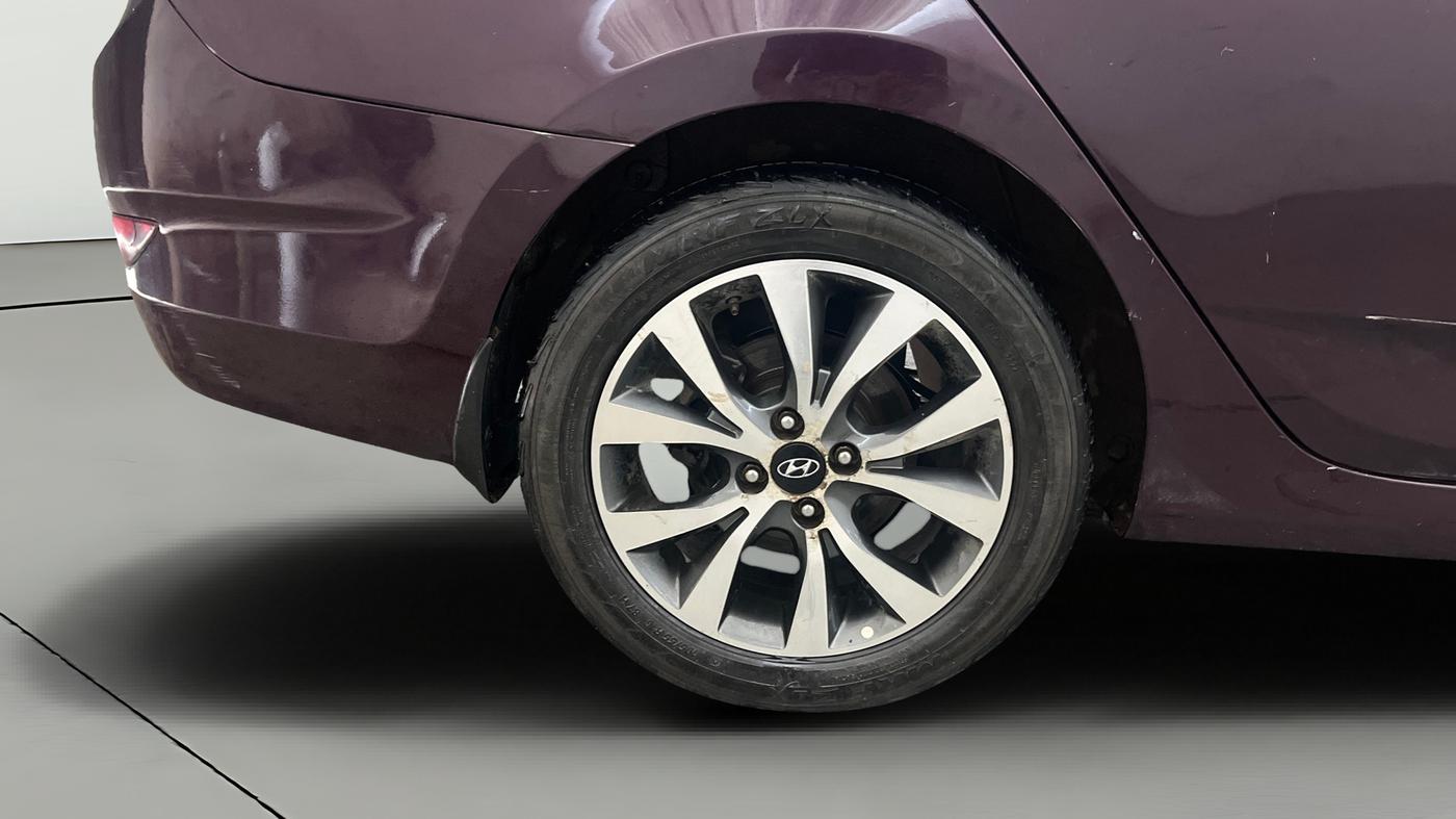 2013 Hyundai Verna FLUIDIC 1.6 VTVT SX OPT AT, Petrol, Automatic, 1,02,812 km, Right Rear Wheel