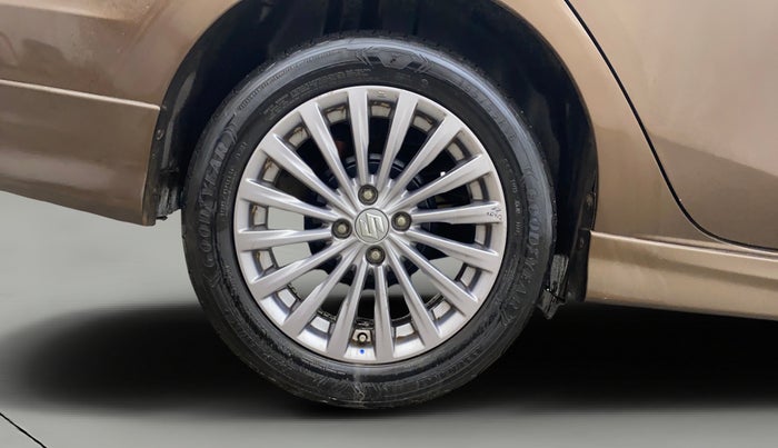 2018 Maruti Ciaz S 1.4 MT PETROL, Petrol, Manual, 61,505 km, Right Rear Wheel