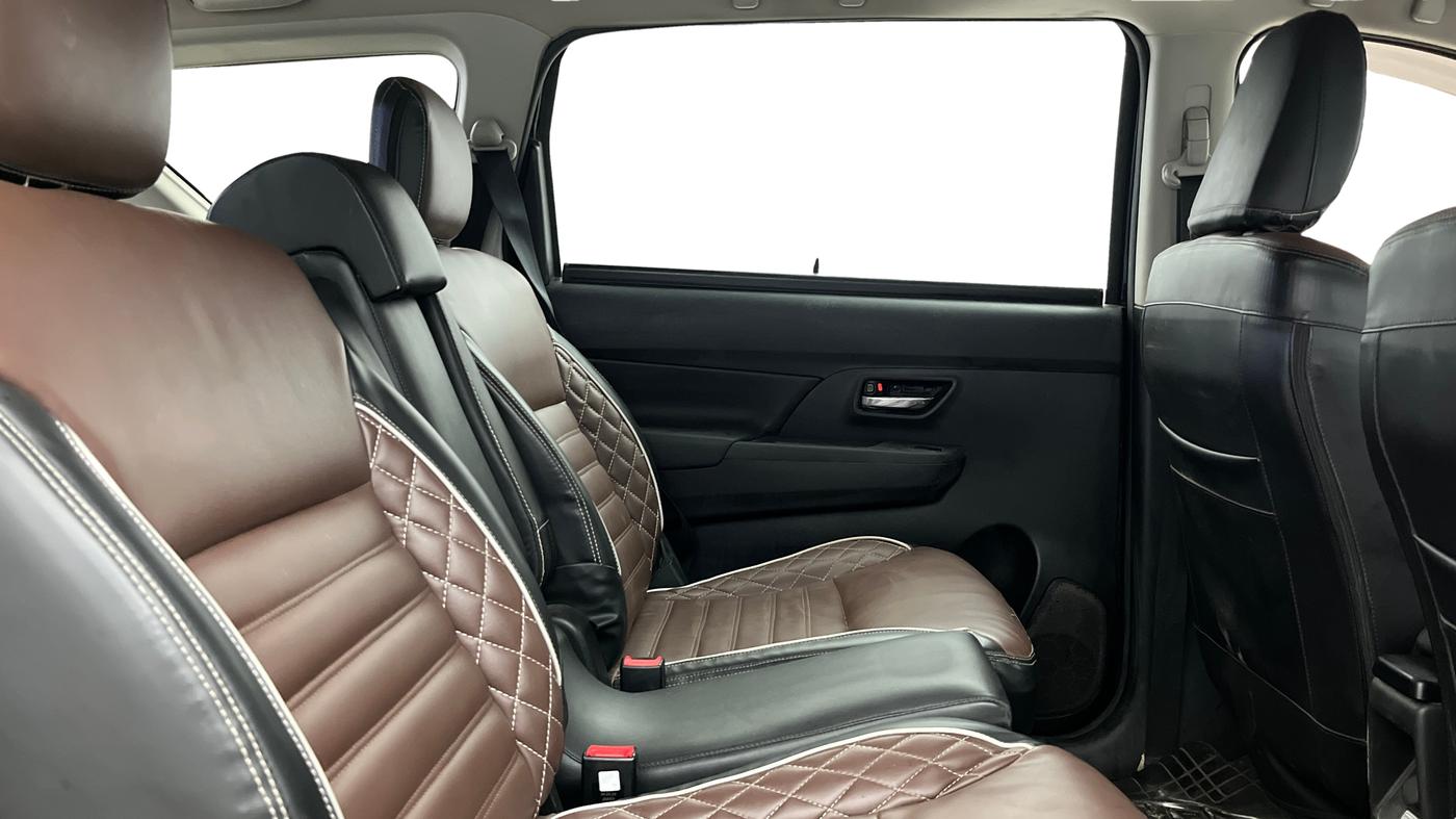 2024 Maruti XL6 ZETA CNG, CNG, Manual, 30,733 km, Right Side Rear Door Cabin