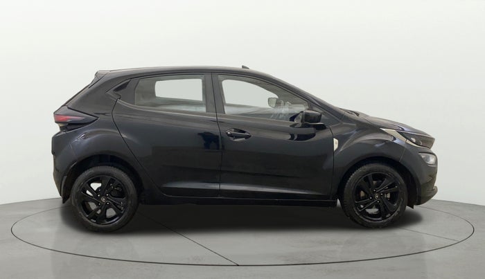 2022 Tata ALTROZ XZ PLUS DIESEL DARK EDITION, Diesel, Manual, 73,391 km, Right Side View