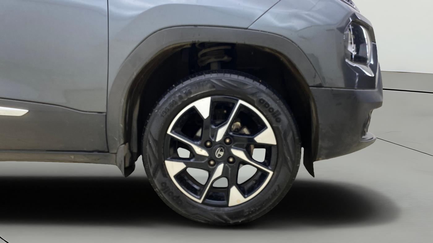 2024 Tata PUNCH Creative Dual Tone AMT Sunroof , Petrol, Automatic, 14,120 km, Right Front Wheel