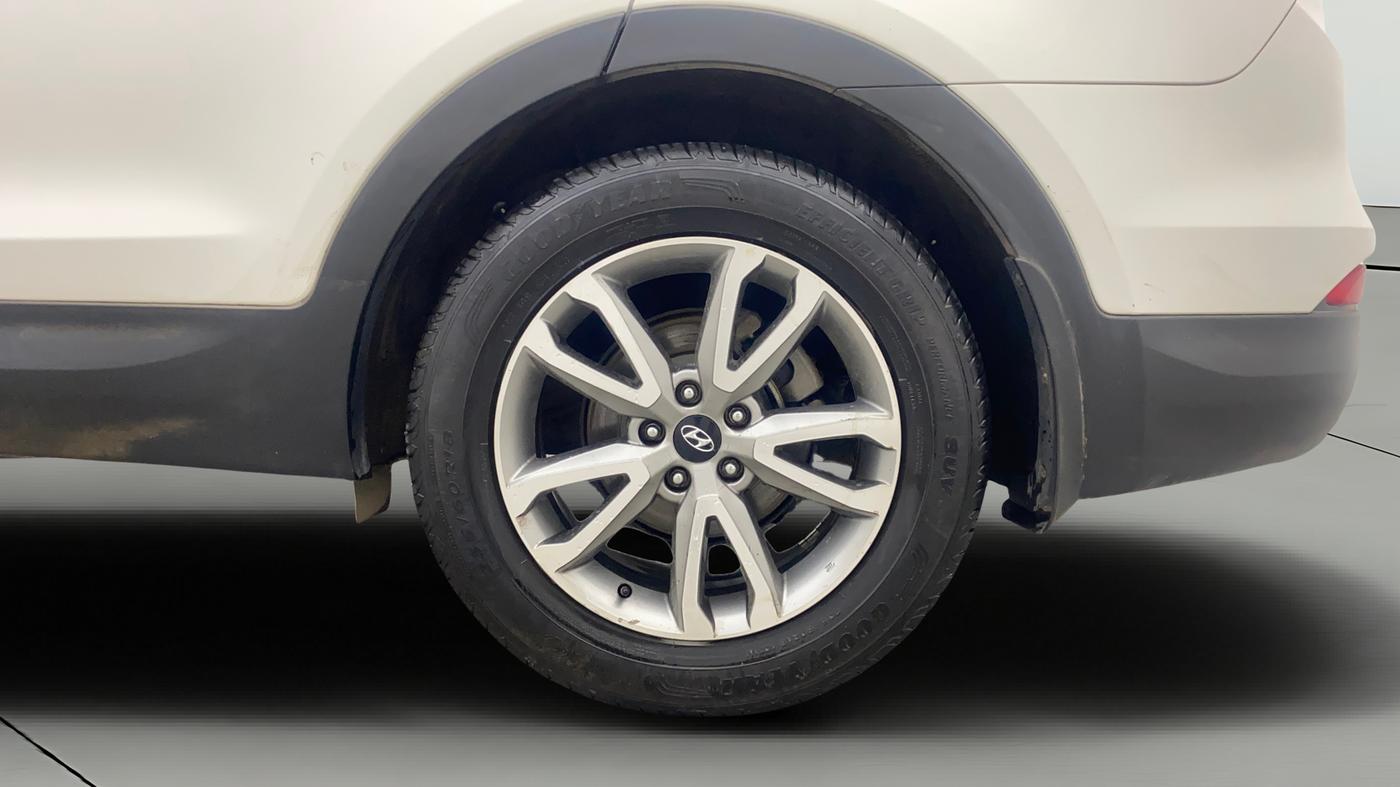 2015 Hyundai Santa Fe 4 WD AT, Diesel, Automatic, 81,011 km, Left Rear Wheel