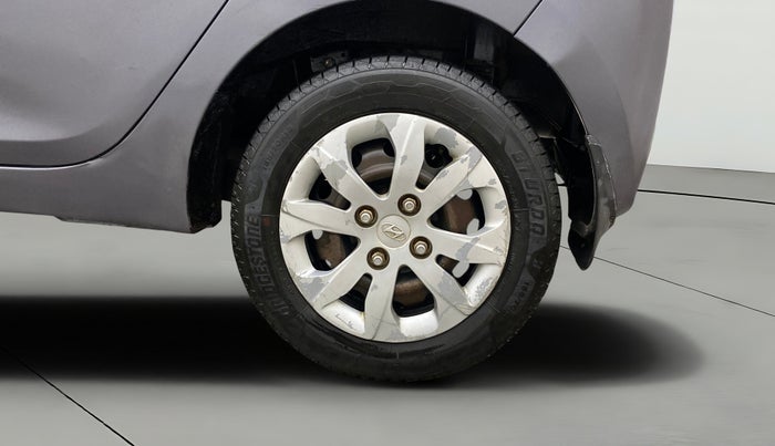 2016 Hyundai Eon MAGNA +, Petrol, Manual, 1,36,063 km, Left Rear Wheel