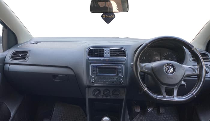 2014 Volkswagen Polo COMFORTLINE 1.5L, Diesel, Manual, 1,23,683 km, Dashboard