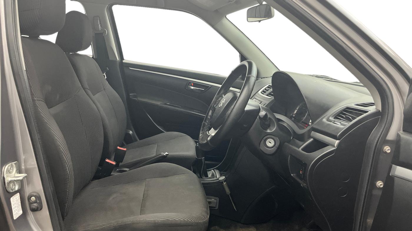 2014 Maruti Swift ZXI, Petrol, Manual, 36,206 km, Right Side Front Door Cabin