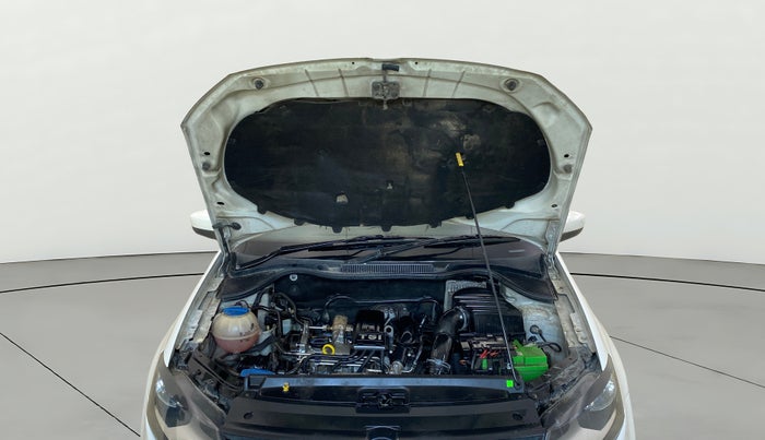 2014 Volkswagen Vento HIGHLINE PETROL AT, Petrol, Automatic, 42,796 km, Open Bonet