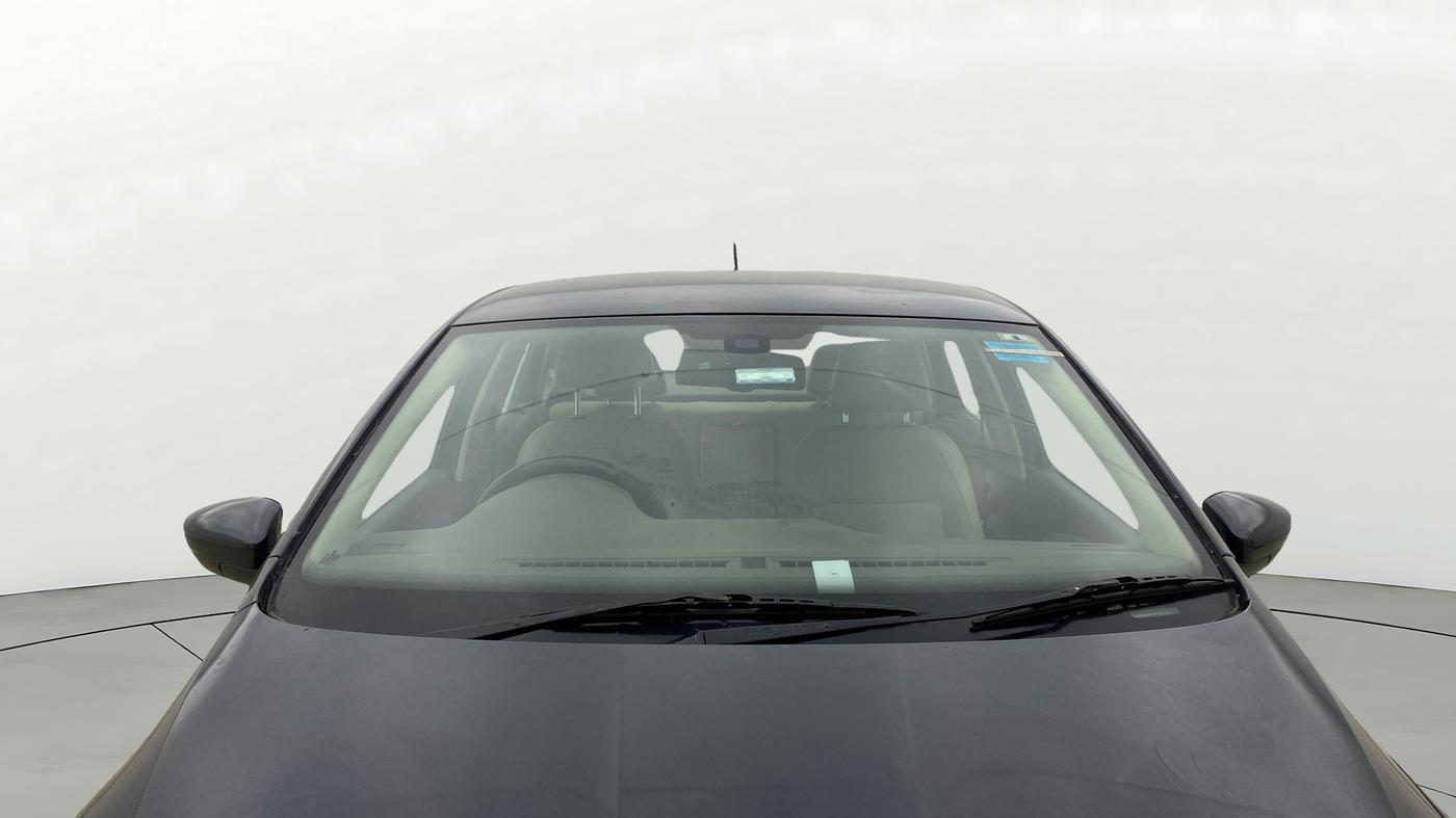 2015 Skoda Rapid 1.6 MPI STYLE PLUS, CNG, Manual, 1,29,687 km, Front Windshield