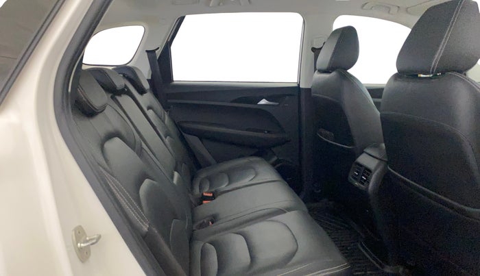 2020 MG HECTOR SHARP 1.5 DCT PETROL, Petrol, Automatic, 48,771 km, Right Side Rear Door Cabin