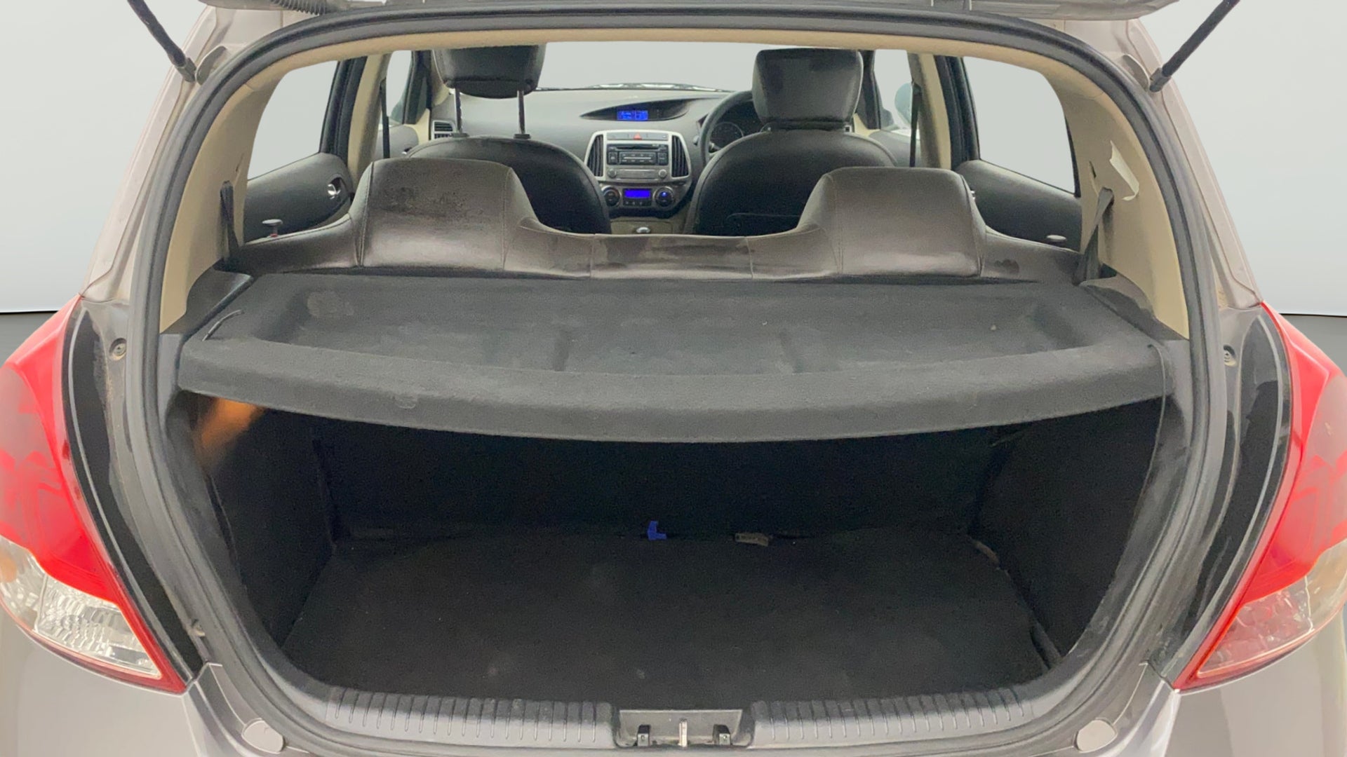 Boot-Open-Zoomed-View---Processed