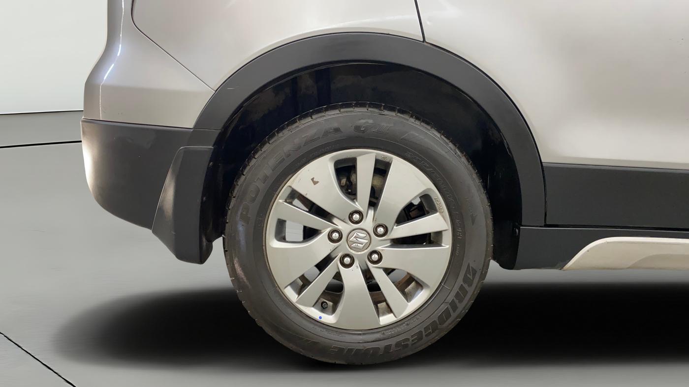 2016 Maruti S Cross ZETA 1.3, Diesel, Manual, 52,789 km, Right Rear Wheel