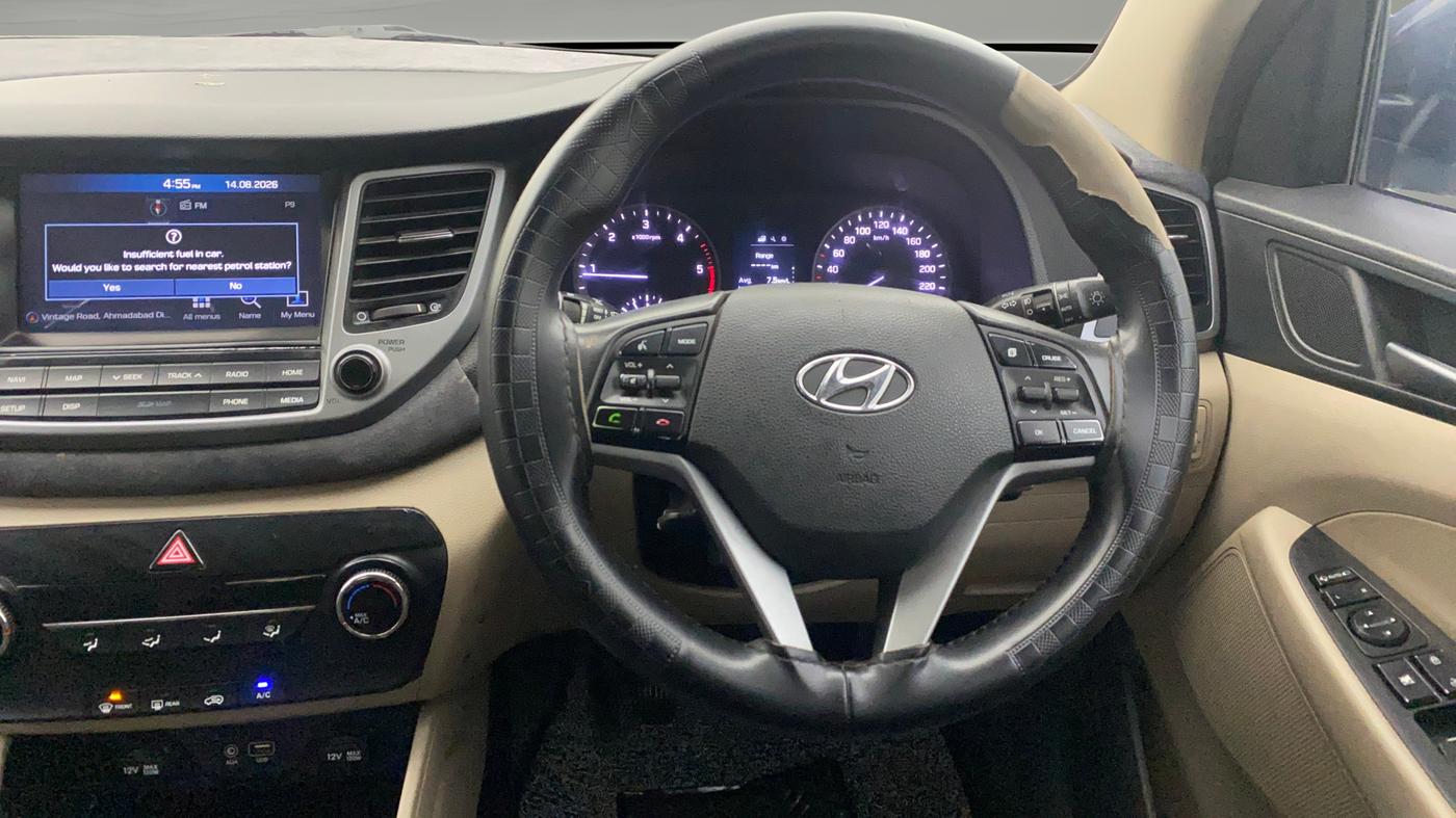 2017 Hyundai Tucson 2WD MT DIESEL, Diesel, Manual, 1,03,829 km, Steering Wheel Close Up