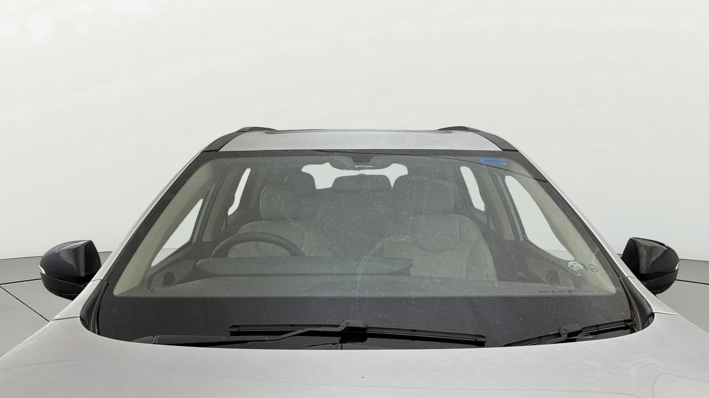 2022 Mahindra XUV700 AX 5 P AT 5 STR, Petrol, Automatic, 34,431 km, Front Windshield