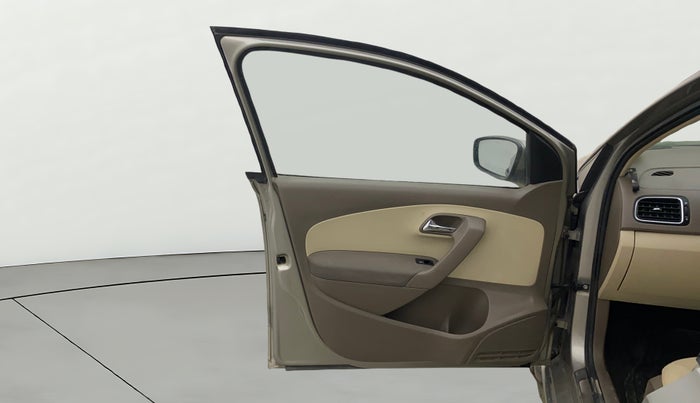 2013 Skoda Rapid AMBITION 1.6 TDI CR MT, Diesel, Manual, 1,14,039 km, LHS Front Door