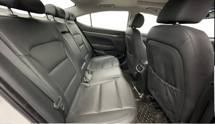 2017 Hyundai New Elantra 2.0 SX(O) AT PETROL, Petrol, Automatic, 75,804 km, Right Side Rear Door Cabin