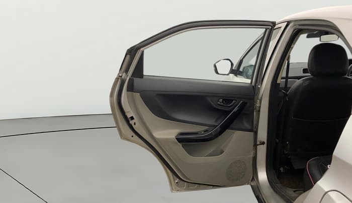 2018 Tata NEXON XM PETROL, CNG, Manual, 1,00,385 km, LHS Rear Door
