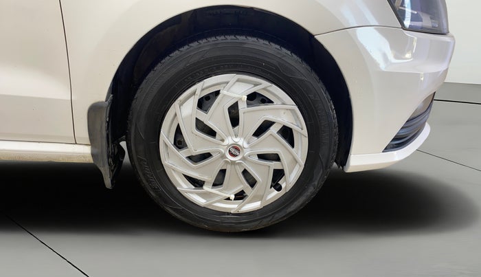 2017 Volkswagen Ameo COMFORTLINE 1.5 AT, Diesel, Automatic, 1,07,411 km, Right Front Wheel