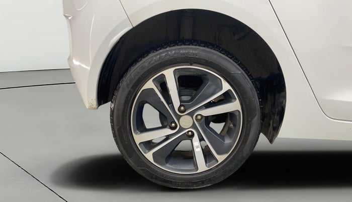 2021 Tata ALTROZ XZ PETROL, Petrol, Manual, 12,115 km, Right Rear Wheel