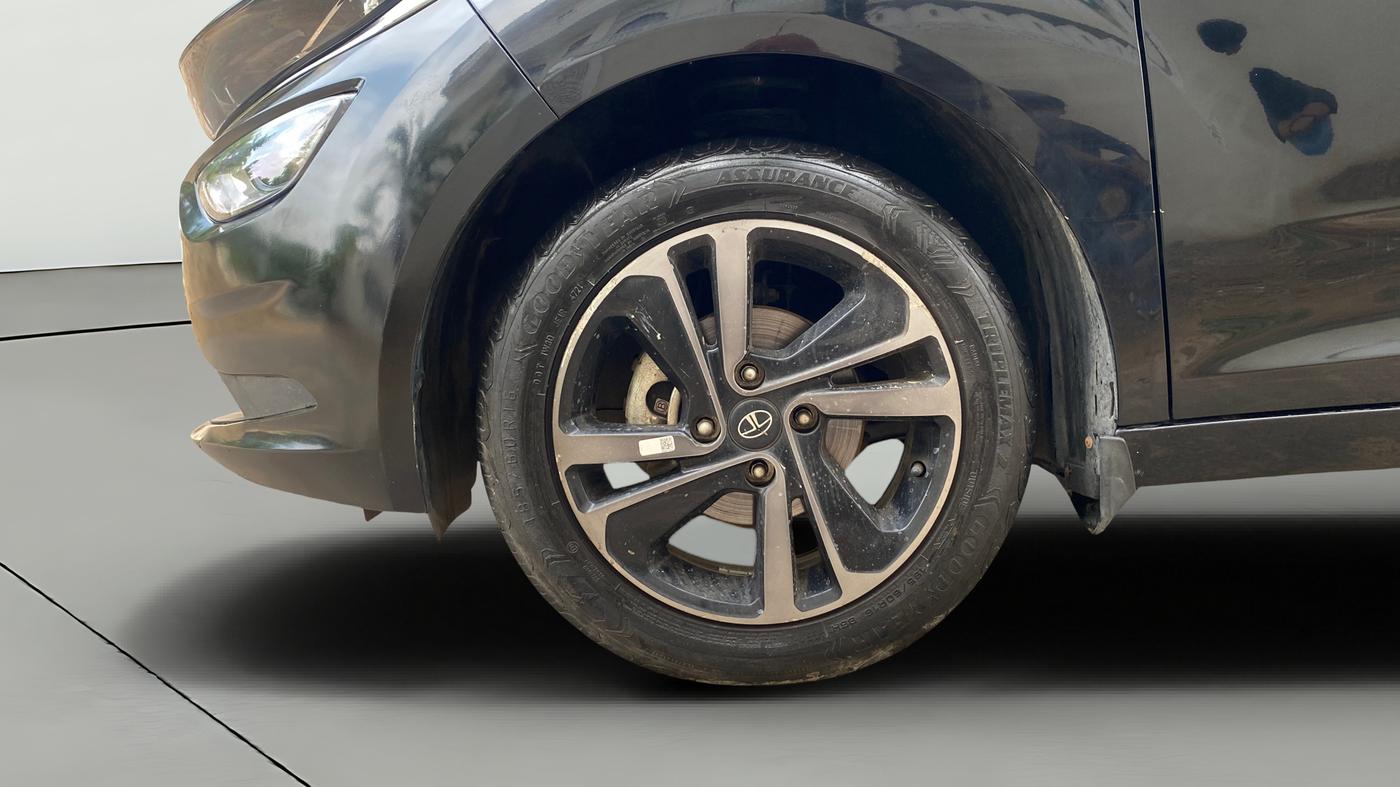 2022 Tata ALTROZ XZA PLUS DARK EDTION, Petrol, Automatic, 26,332 km, Left Front Wheel