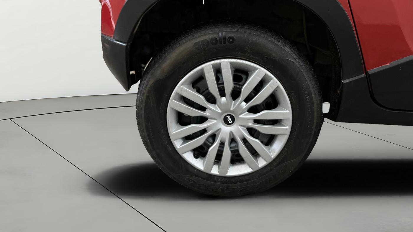 2016 Mahindra Kuv100 K6 6 STR, Petrol, Manual, 58,190 km, Right Rear Wheel
