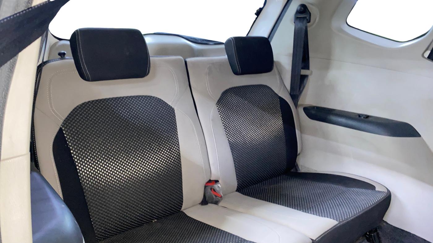 2021 Renault TRIBER RXZ, Petrol, Manual, 34,015 km, Third Seat Row ( optional )