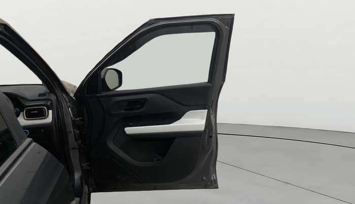 2024 Tata PUNCH ACCOMPLISHED DAZZLE SUNROOF CNG MT, CNG, Manual, 14,692 km, RHS Front Door