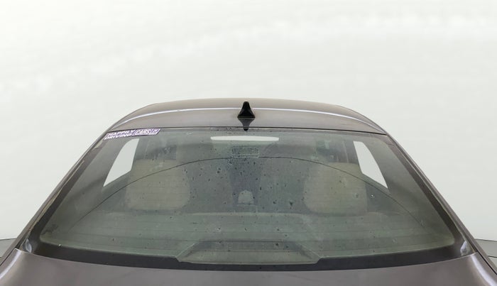 2013 Volkswagen Vento HIGHLINE 1.6 MPI, Petrol, Manual, 1,25,169 km, Rear Windshield