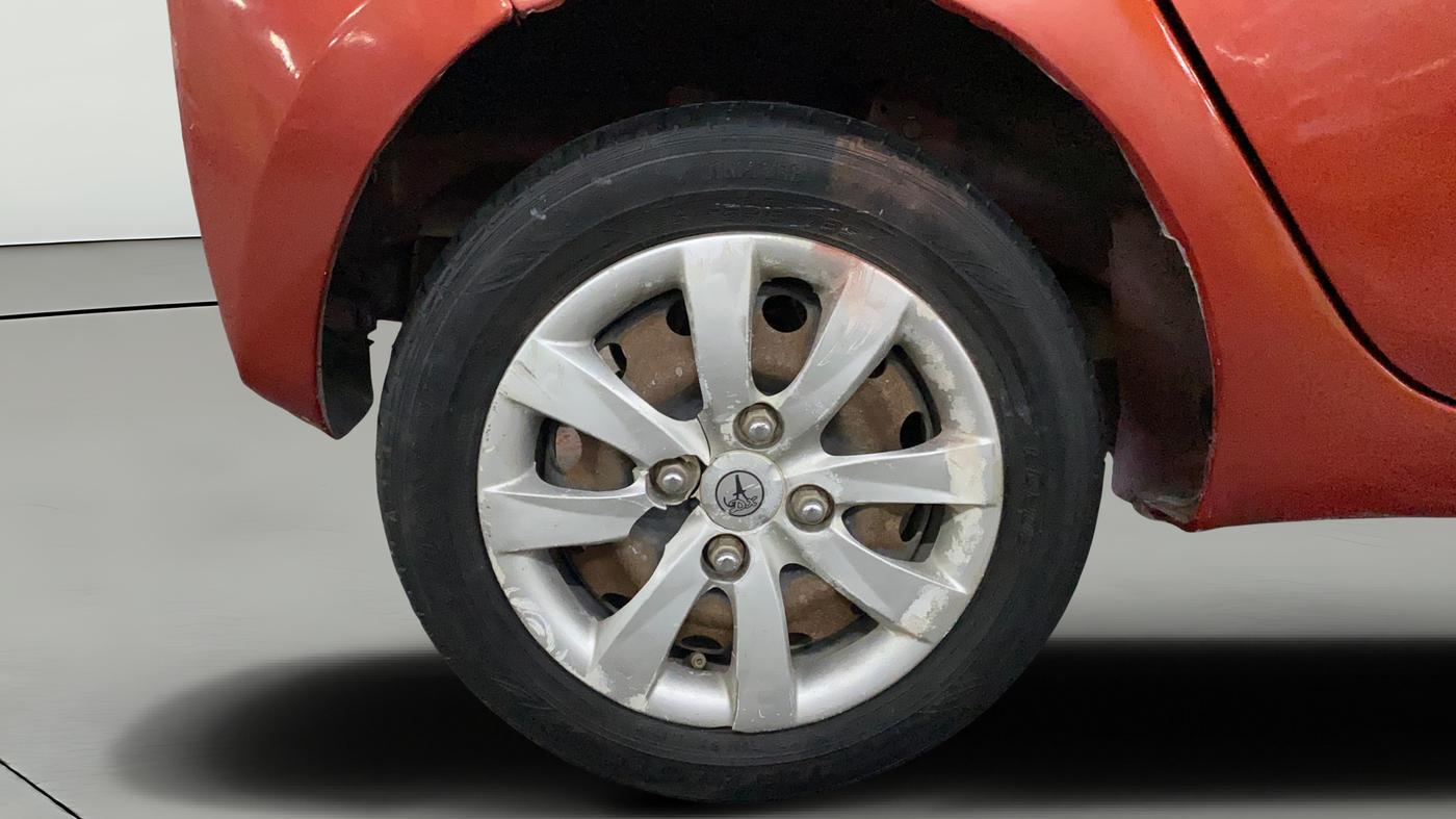 2013 Hyundai Eon MAGNA +, Petrol, Manual, 90,179 km, Right Rear Wheel