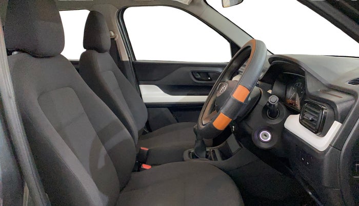 2023 Tata PUNCH PURE MT, Petrol, Manual, 33,214 km, Right Side Front Door Cabin