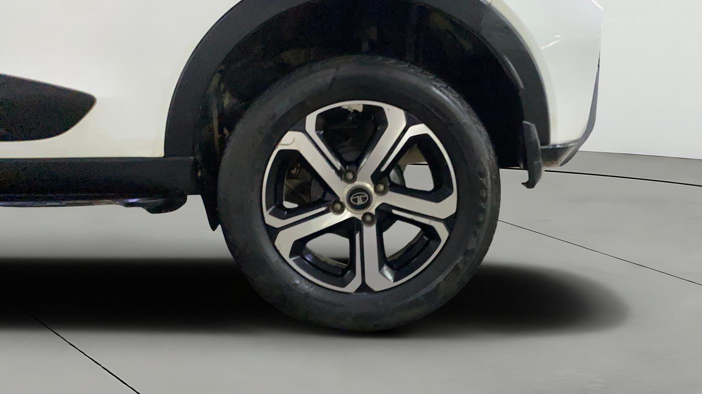 2022 Tata NEXON XZA PLUS PETROL, Petrol, Automatic, 61,987 km, Left Rear Wheel