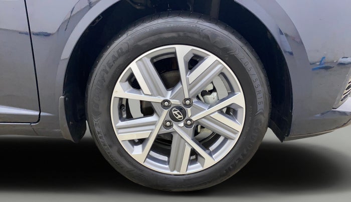 2023 Hyundai Verna SX (O)1.5 VTVT, Petrol, Manual, 1,382 km, Right Front Wheel