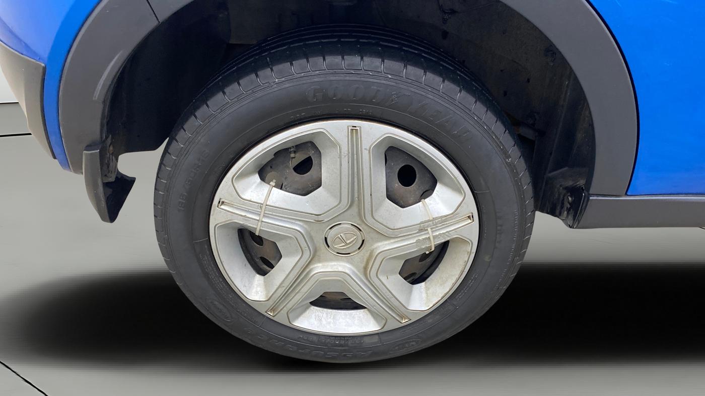 2019 Tata NEXON XM PETROL, Petrol, Manual, 43,724 km, Right Rear Wheel