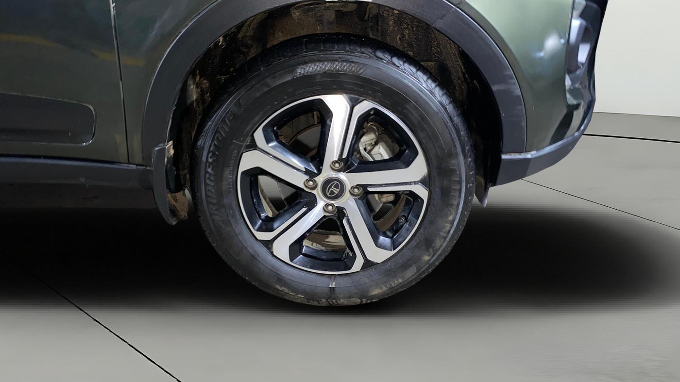 2023 Tata NEXON XZA PLUS SUNROOF PETROL, Petrol, Automatic, 13,380 km, Right Front Wheel