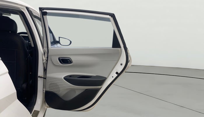 2024 Hyundai NEW I20 Sportz (O) 1.2 IVT, Petrol, Automatic, 36,096 km, RHS Rear Door