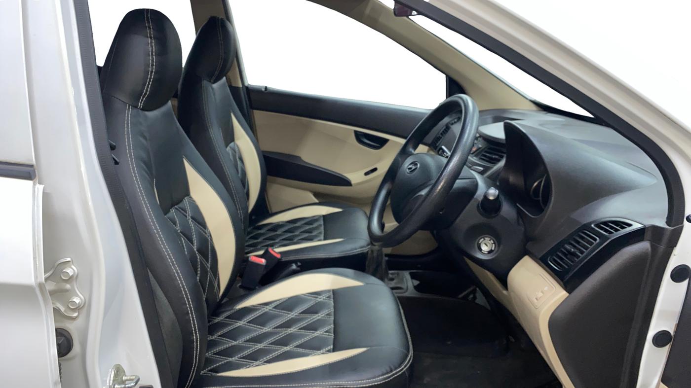 2015 Hyundai Eon MAGNA +, Petrol, Manual, 45,523 km, Right Side Front Door Cabin
