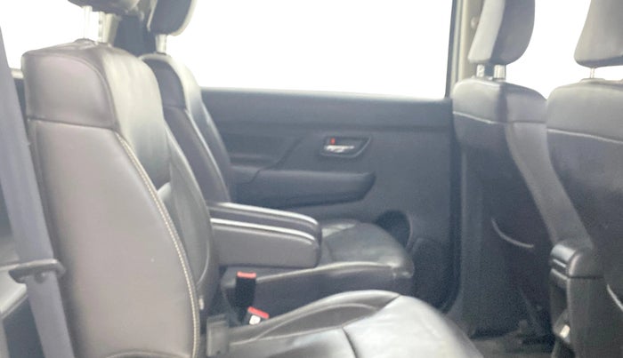 2019 Maruti XL6 ALPHA MT, Petrol, Manual, 52,801 km, Right Side Rear Door Cabin