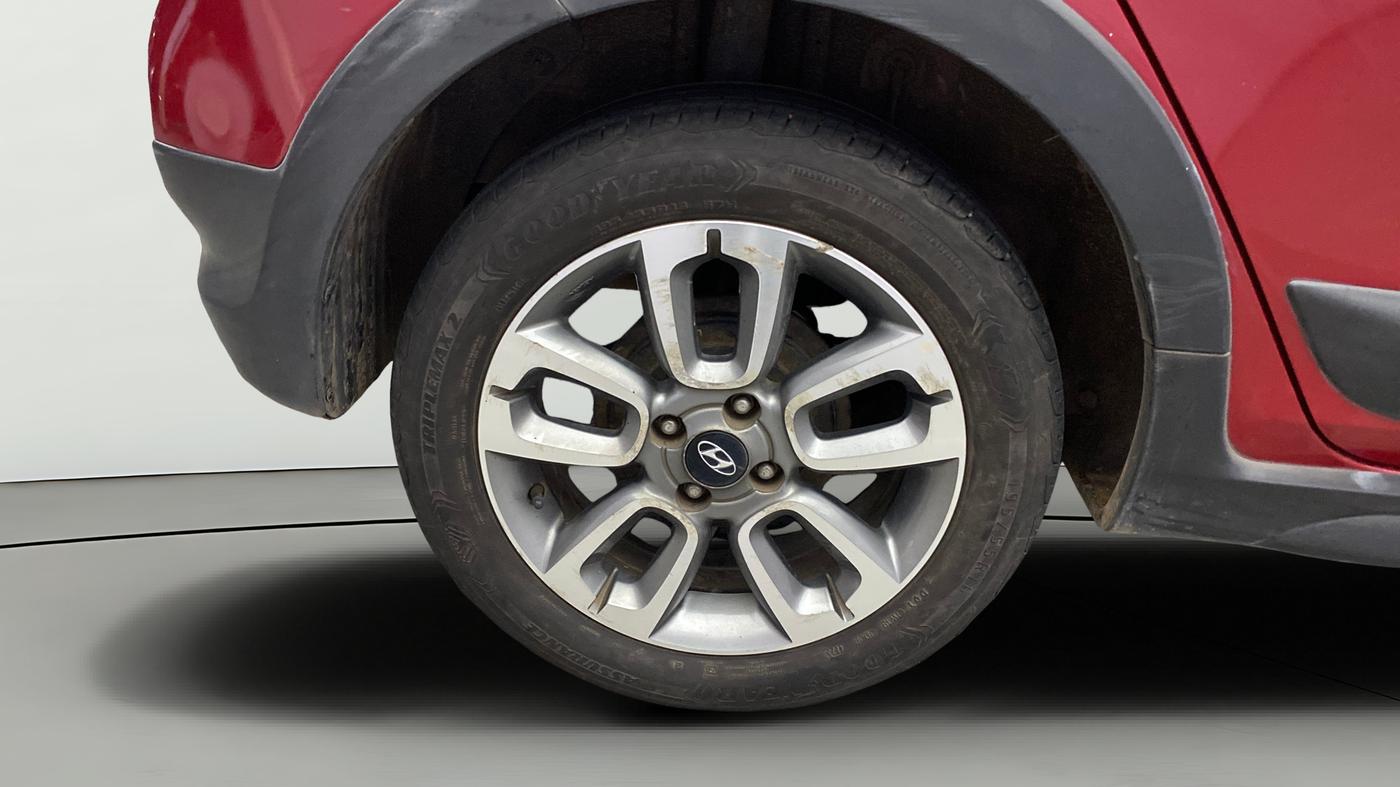 2016 Hyundai i20 Active 1.2 S, Petrol, Manual, 1,30,736 km, Right Rear Wheel