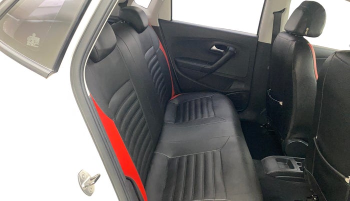 2016 Volkswagen Polo COMFORTLINE 1.2L, Petrol, Manual, 95,471 km, Right Side Rear Door Cabin