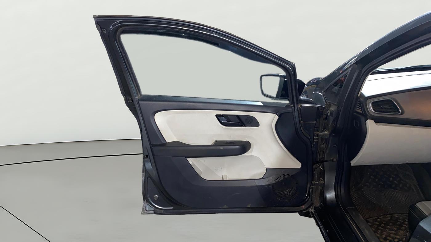 2023 Tata ALTROZ XE PLUS PETROL, Petrol, Manual, 5,171 km, LHS Front Door