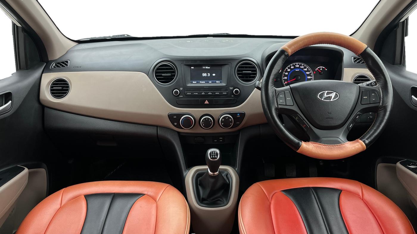 2017 Hyundai Grand i10 SPORTZ 1.2 KAPPA VTVT, Petrol, Manual, 71,301 km, Dashboard